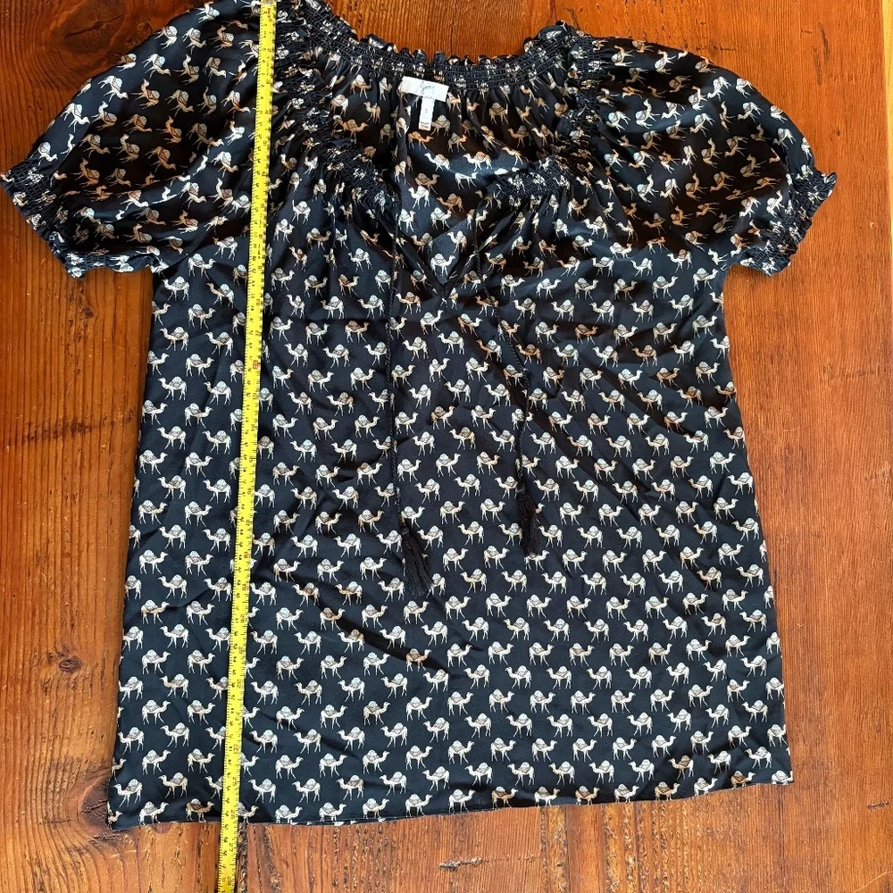 Joie Camel Print Silk Short Sleeve Blouse Tassels Size Small Black and Tan Masha